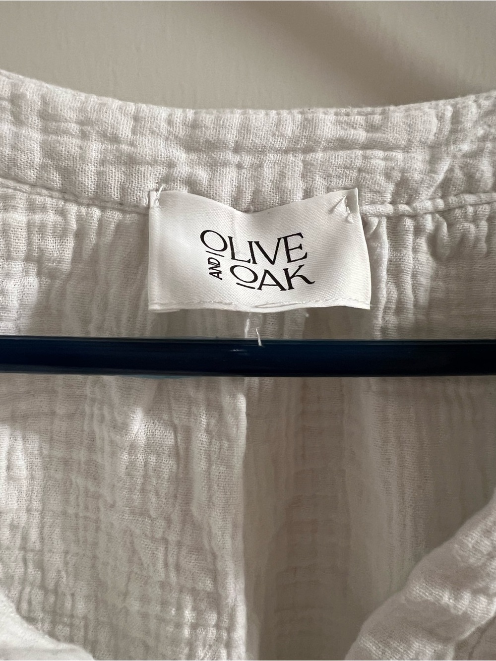 Olive & Oak Cream Cotton Gauze V-Notch Short Sleeve Top - Picture 2 of 3